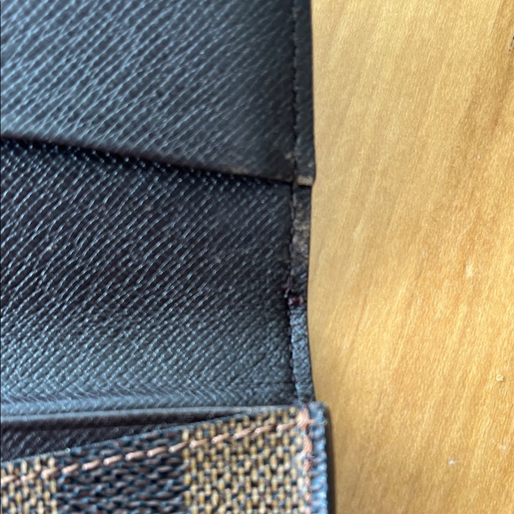 Louis Vuitton Damier Card Holder - Picture 5 of 10
